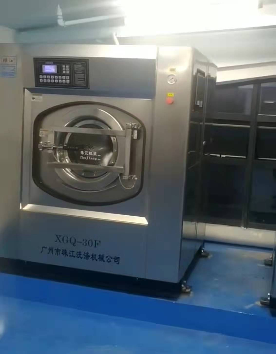 廣東省國產(chǎn)工業(yè)洗衣機(jī)報(bào)價(jià)，酒店洗衣房洗滌專用工業(yè)洗衣機(jī)服務(wù)案例
